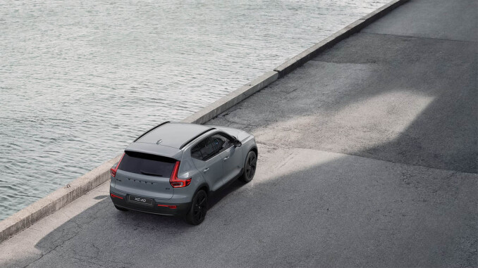 Volvo XC40 2.0 B3P Plus Pro Black Edition 5dr Auto Petrol Estate - Image 9
